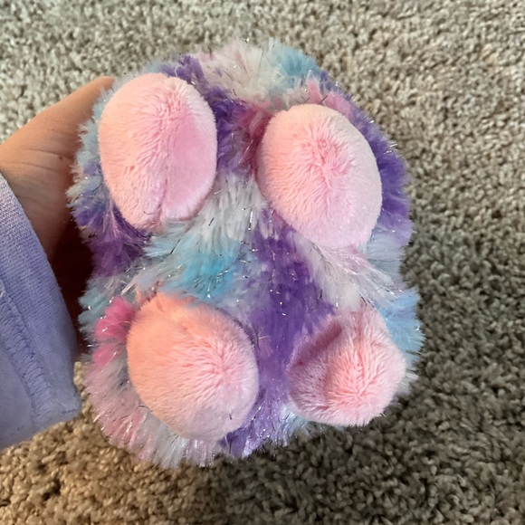 Tie-dye llama - Picture 5 of 10